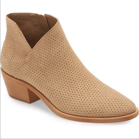 Vince Camuto Arendara Bootie Size 7 New 
